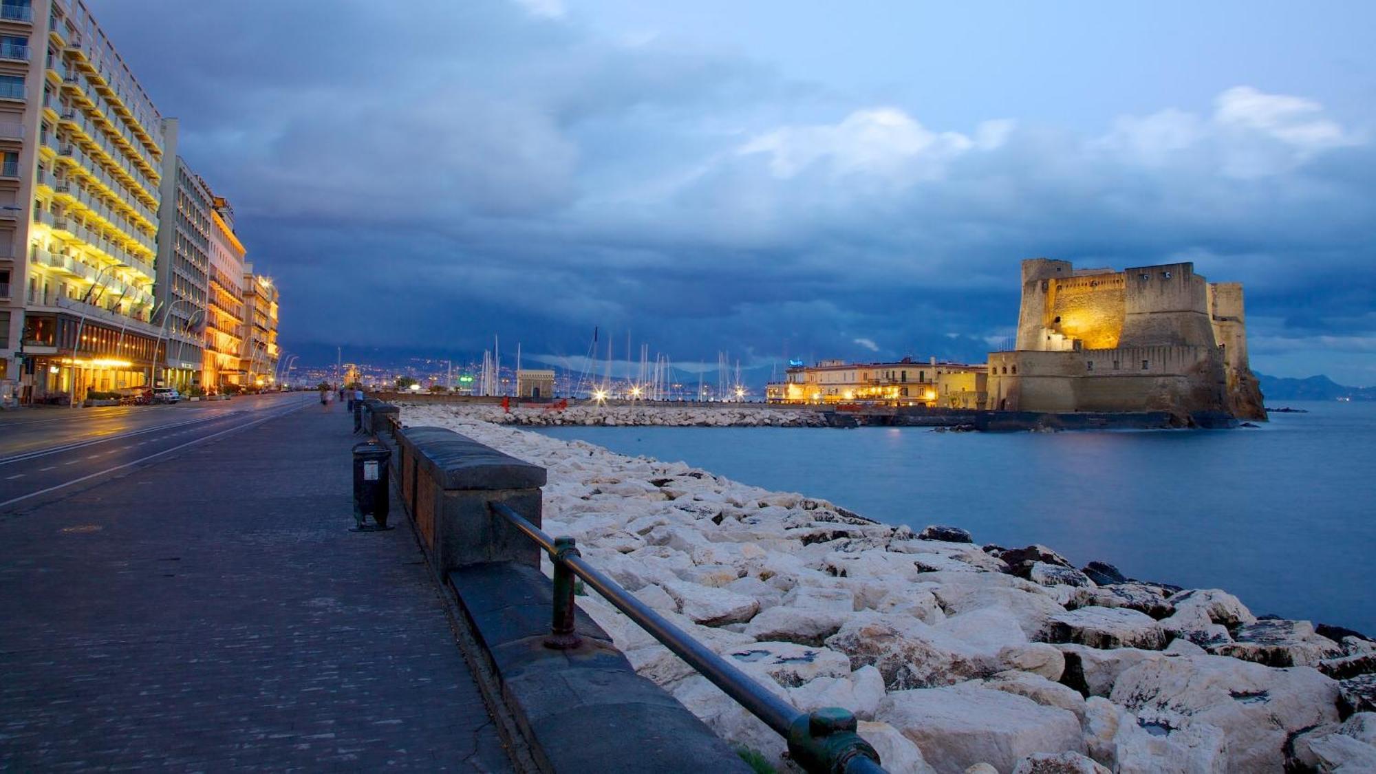 Your Central Wide Place - Min 31 Days Napoli Esterno foto