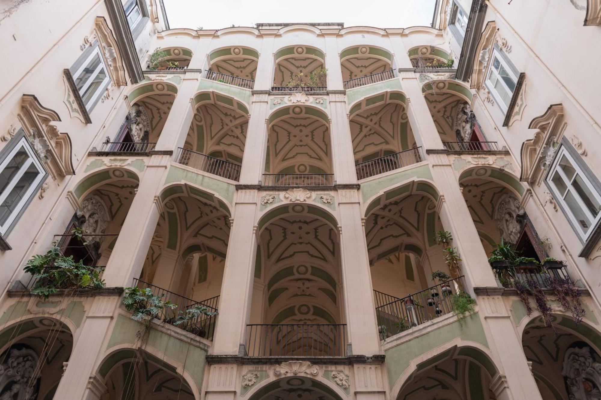 Your Central Wide Place - Min 31 Days Napoli Esterno foto
